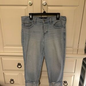 Hollister Women's Light Wash Low Rise Crop Boyfriend Jeans
